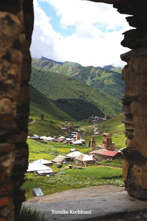 Hotel Latphari à Ushguli Extérieur photo