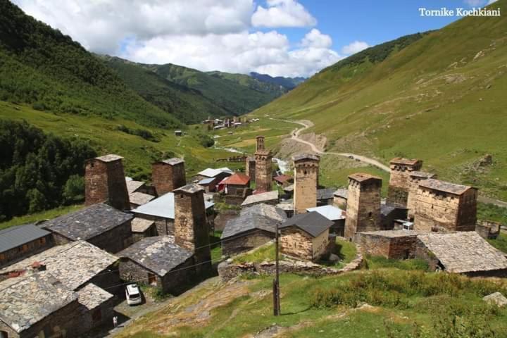 Hotel Latphari à Ushguli Extérieur photo