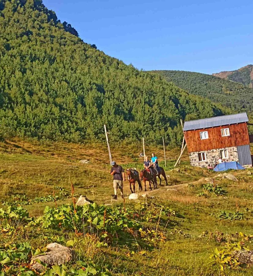 Hotel Latphari à Ushguli Extérieur photo