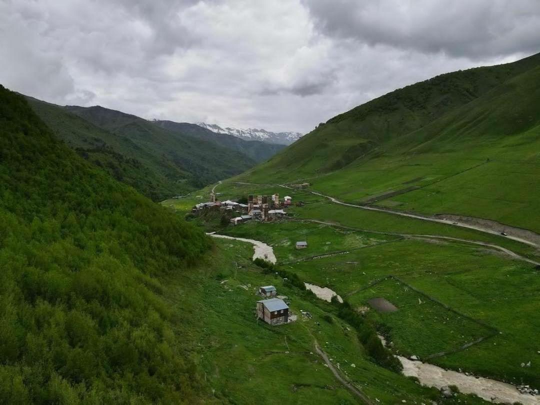 Hotel Latphari à Ushguli Extérieur photo
