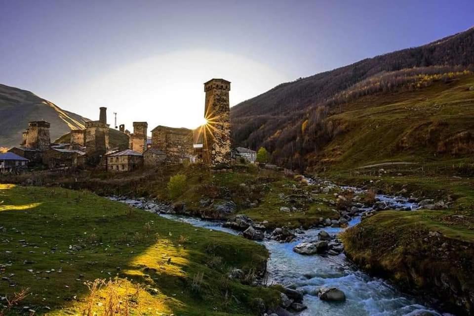 Hotel Latphari à Ushguli Extérieur photo